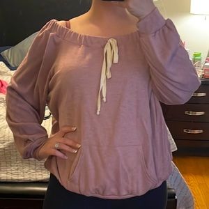 Off shoulder mauve shirt 💗
